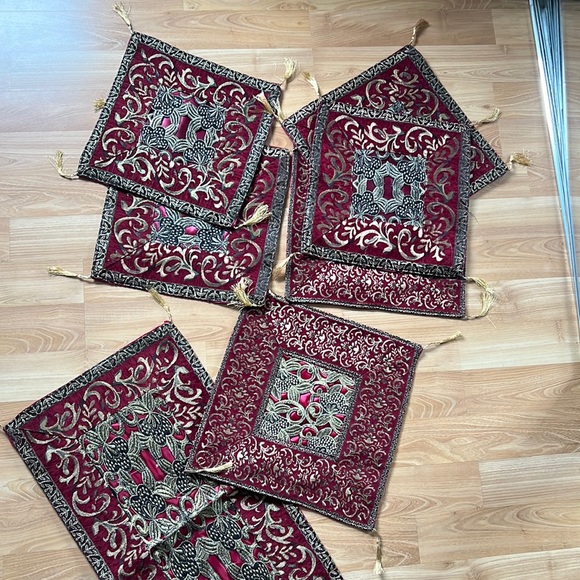 Ramadan Decorative Set of Pillow Cases and a Table Runner - Picture 2 of 16